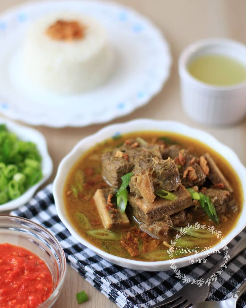 sup konro merupakan makanan khas yang terkenal dari