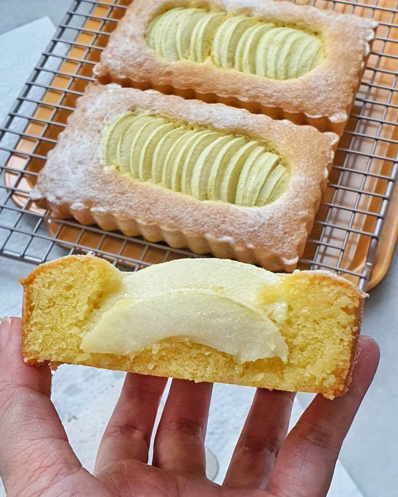 almond-apple-cake