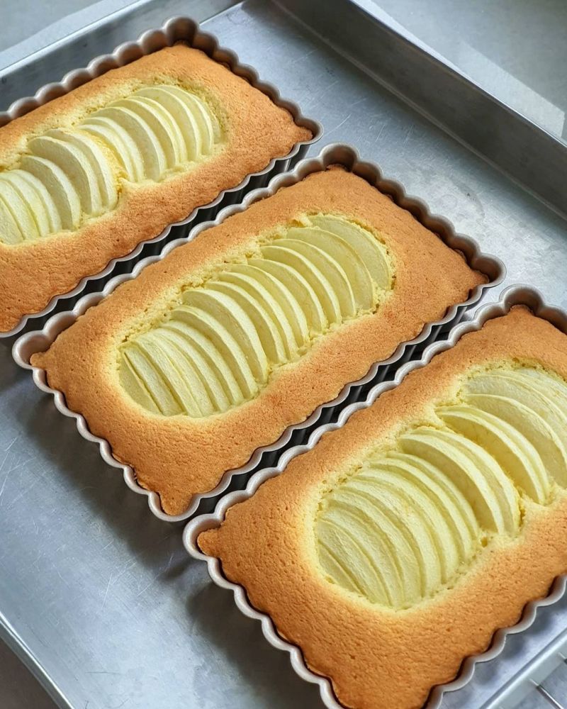 almond-apple-cake