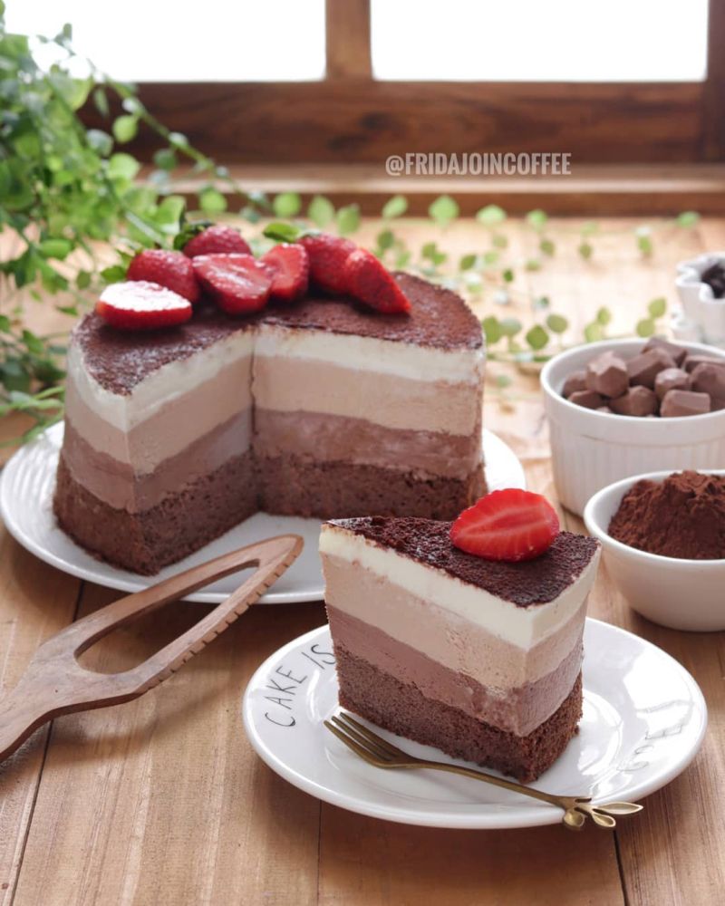 triple-chocolate-mousse-cake