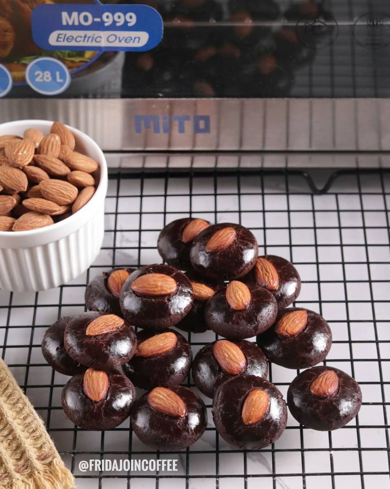 almond-chocolate-cookies