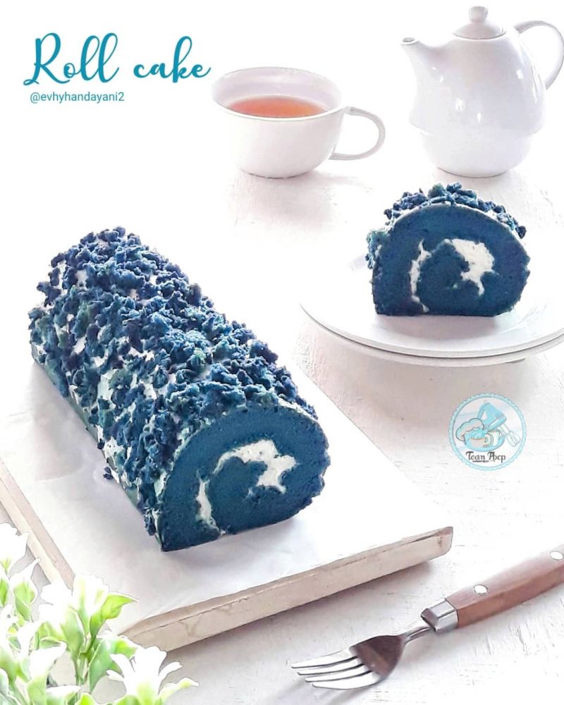 blue-roll-cake