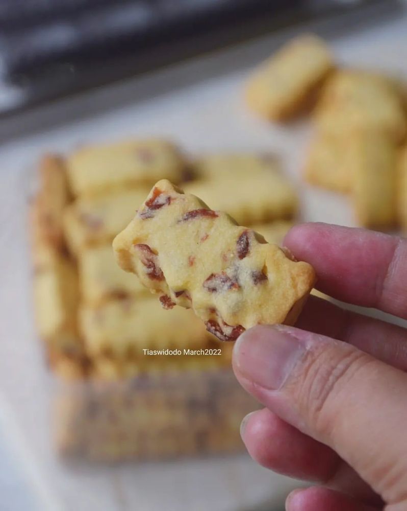 cranberry-butter-cookies