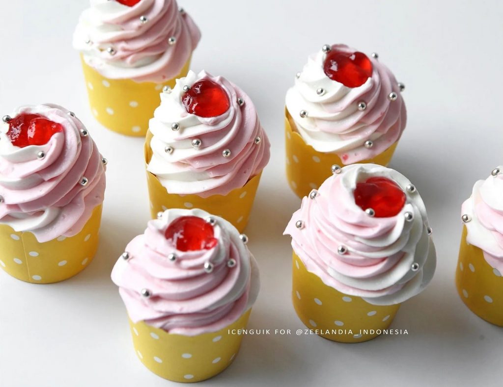 basic-vanila-cupcake