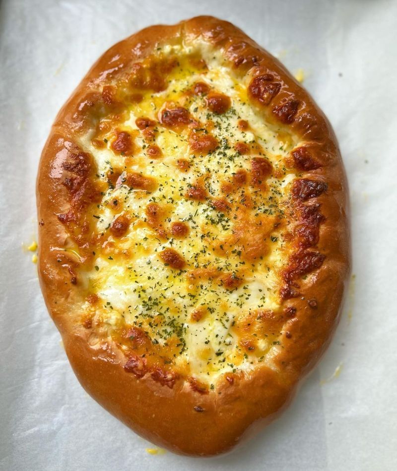 pizza-cheese-boat