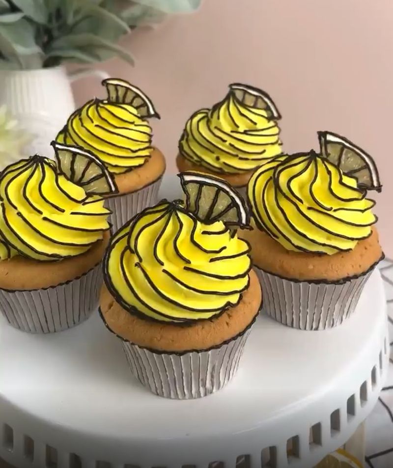 lemon-webtoon-cupcake