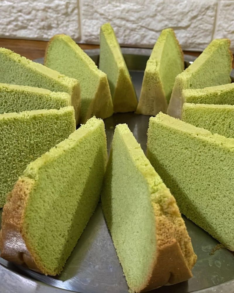 pandan-chiffon-cake