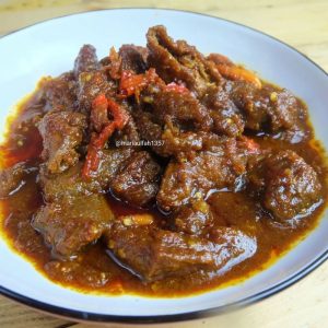 semur-daging-dan-tahu-pedas